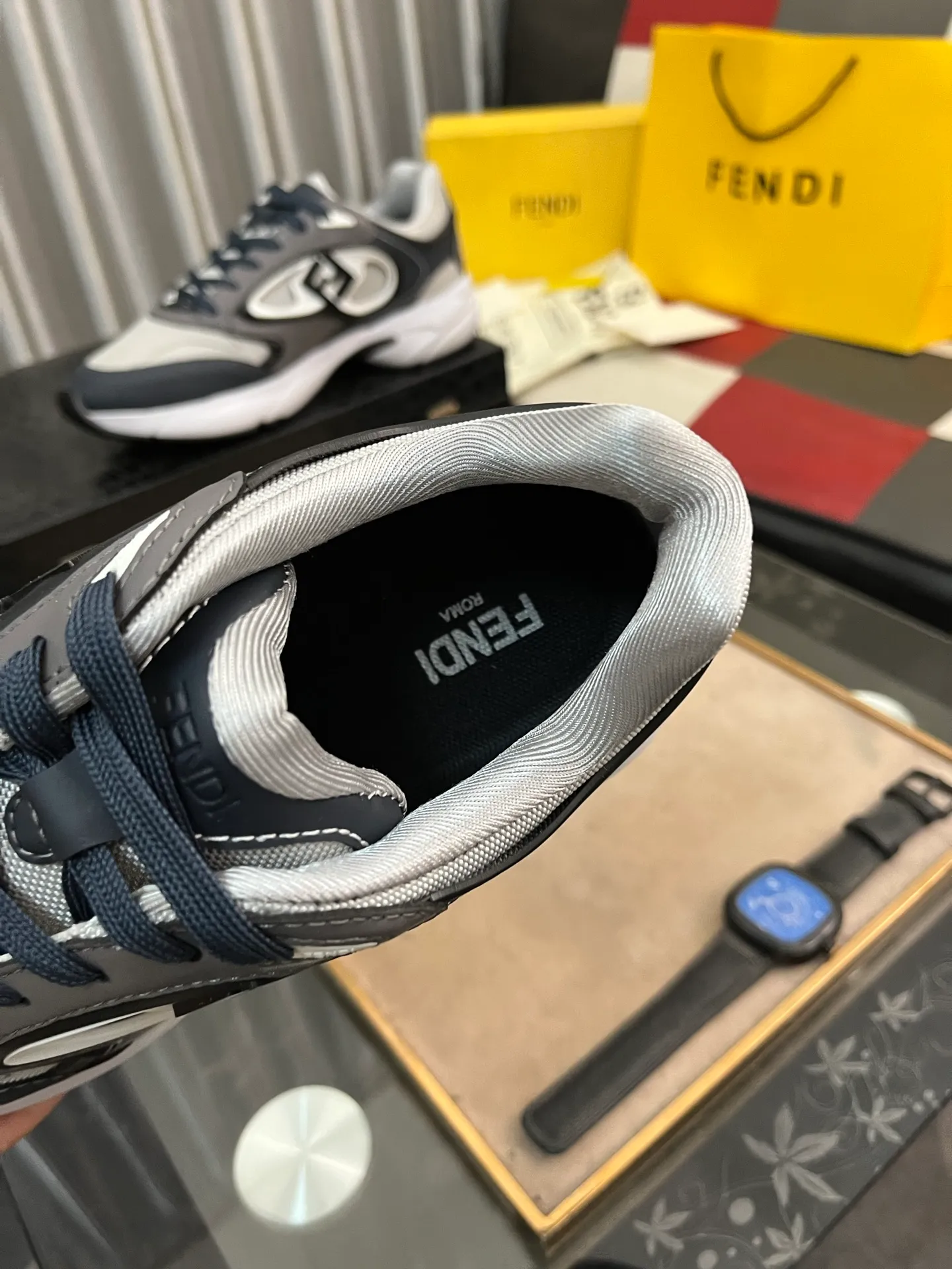 Men's Men's Shoes 💰760⌚️⌚️(Higher version) [Fendi] Fendi's latest casual shoes for men! Available at counters simultaneously! A one-to-one replica of the original. Made entirely of imported top-grain calfskin, the interior is made of top-grain water-dyed cowhide, and the original factory-supplied rubber outsole. Leading new fashion concepts. Matching code: 38-44. 45 can be customized and non-returnable! 3️⃣colors available